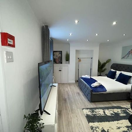 Stylish Cosy Studio Apartment เกรฟเซ็นด์ ภายนอก รูปภาพ