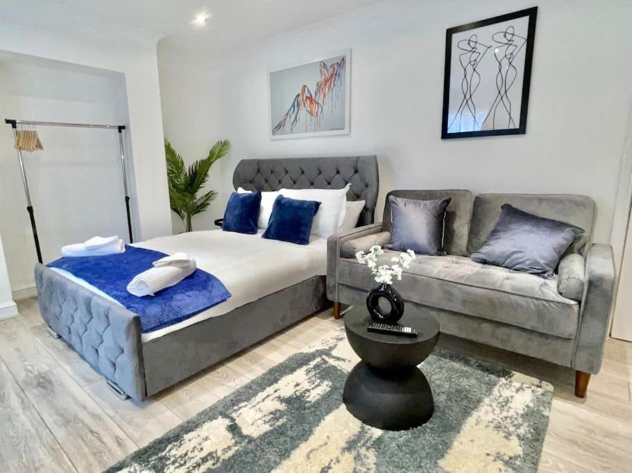 Stylish Cosy Studio Apartment เกรฟเซ็นด์ ภายนอก รูปภาพ