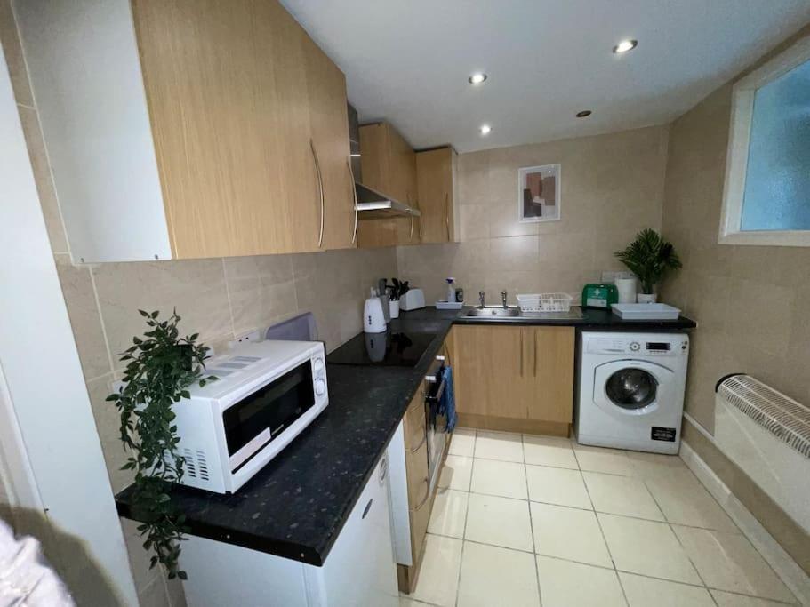 Stylish Cosy Studio Apartment เกรฟเซ็นด์ ภายนอก รูปภาพ