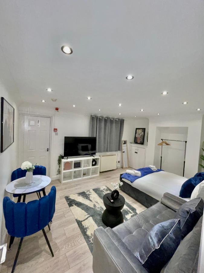 Stylish Cosy Studio Apartment เกรฟเซ็นด์ ภายนอก รูปภาพ