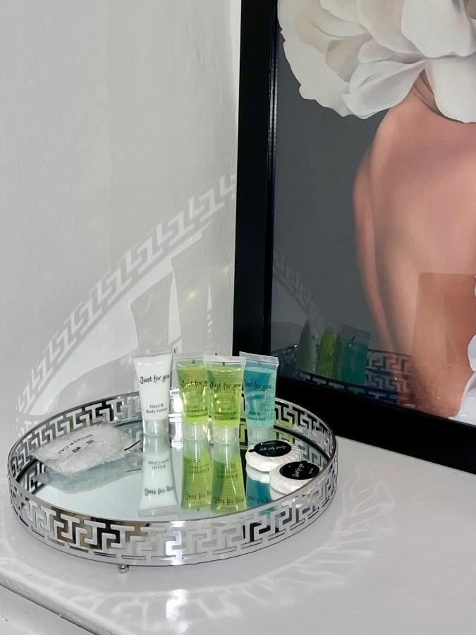 Stylish Cosy Studio Apartment เกรฟเซ็นด์ ภายนอก รูปภาพ