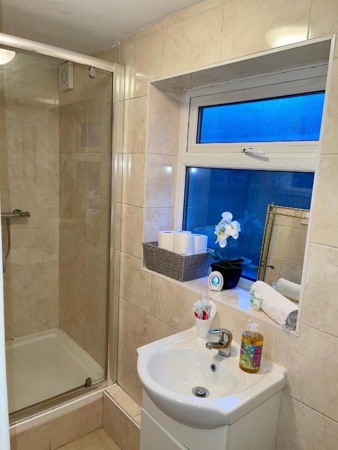 Stylish Cosy Studio Apartment เกรฟเซ็นด์ ภายนอก รูปภาพ